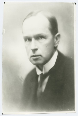 Johannes Parikase portreefoto umbes 1920. aastast.  duplicate photo