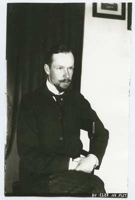 Johannes Parikase portreefoto umbes 1911. aastast.  duplicate photo