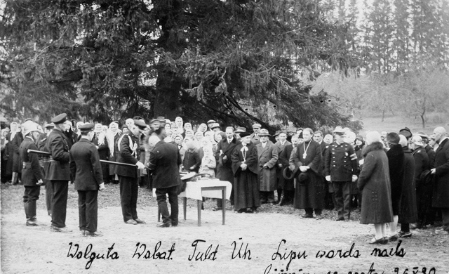 Lighting the Fighting of the Free Fire Fire Society