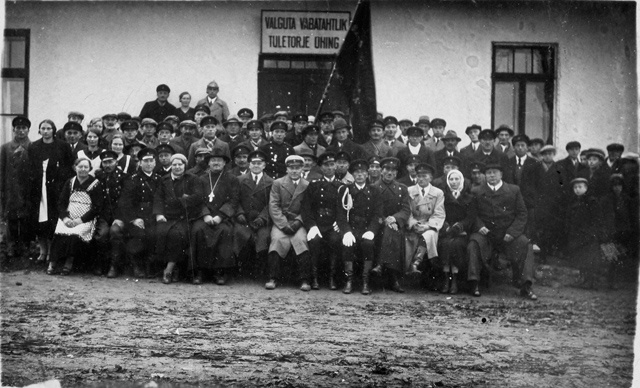 Lighting Free Firefire Society, group photo