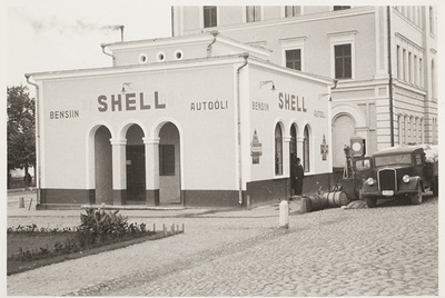 Petrol station in Tartu in 1938.  duplicate photo