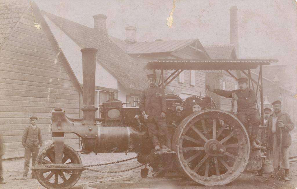 Photo. First race in Võrus in 1913.