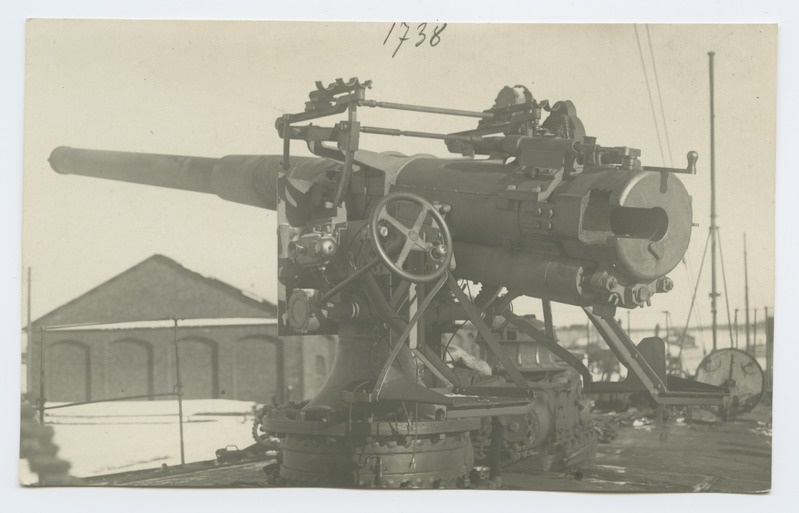 Miiniristleja "Vambola" 4-tolline suurtükk.