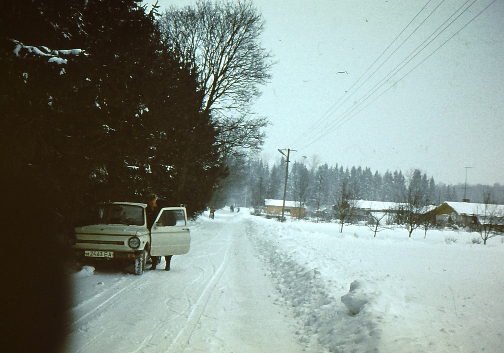 Linnumetsa tee in the suburb of Jõgeva, April 24, 1988.