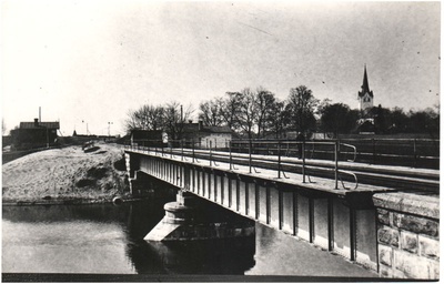 Railway bridge in Keilas  duplicate photo