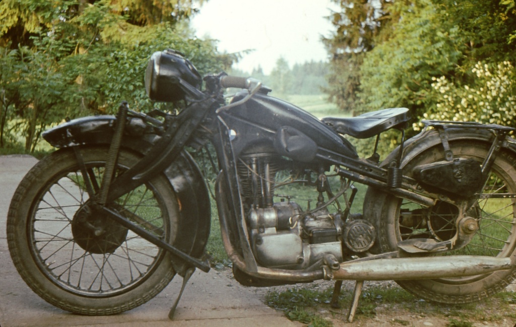 Vello Arro BMW is believed to be the 1937 model, 1978 Laanel.