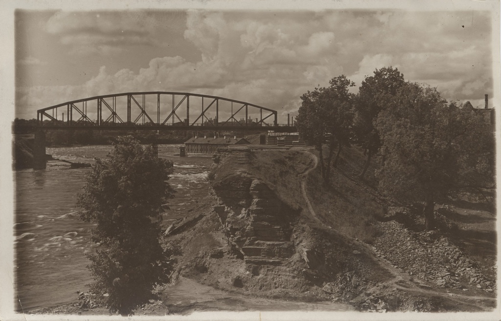 Estonia : Narva railway bridge