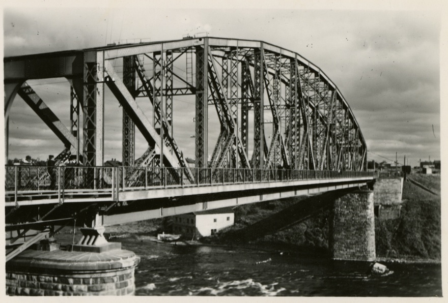 Narva railway bridge, view. Architect Prof. Pšenitski