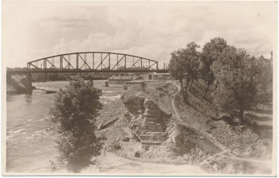 Postcard. Narva railway bridge. Located in the album Hm 7955.  duplicate photo