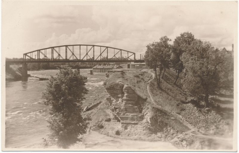Postcard. Narva railway bridge. Located in the album Hm 7955.