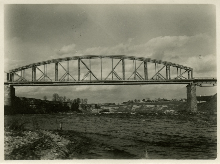 Narva railway bridge, view. Architect Prof. Pšenitski