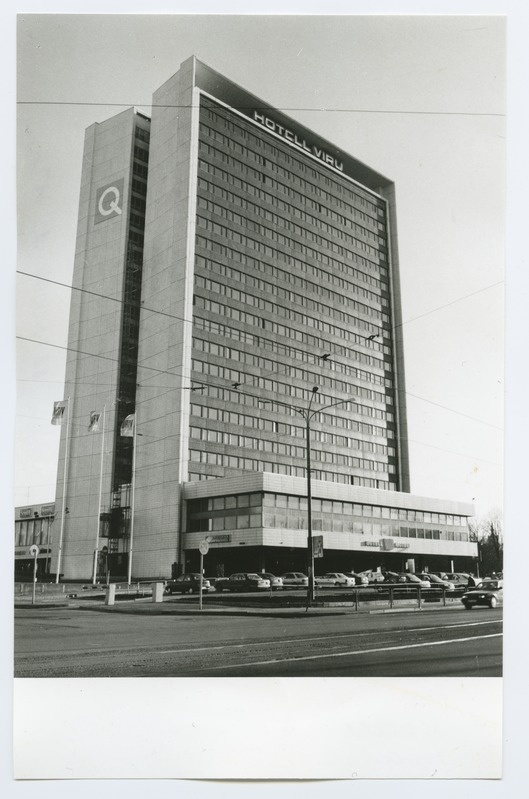 Tallinn. Hotell "Viru" vaade Viru väljakult