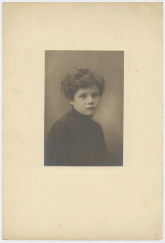 Ateljeefoto lapsest - portree: Paul Rinne