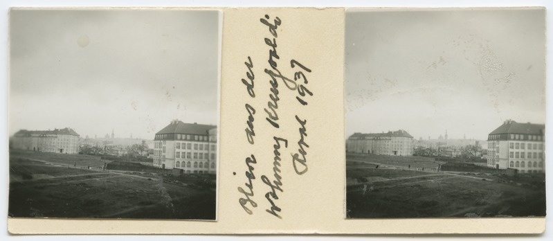 Stereofoto vaatega Kreutzwaldi tänavalt 21. kooli (Raua tänava) koolimajale ja suurele elamule E. Viiralti/Gosniori nurgal