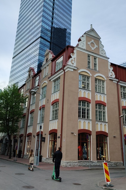 Maakri and Tornimäe street corner in Tallinn rephoto