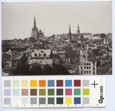 Vaade üle vanalinna katuste Toompea poole. Sari Tallinna vaateid.  duplicate photo