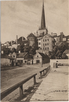 Reval : St. Olai v. d. kl. Strandpforte = Tallinn : view of the small beach gate  duplicate photo