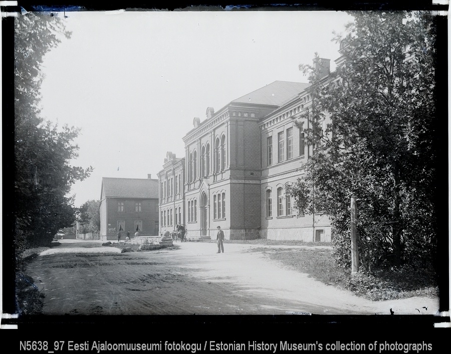 Maagümnaasium