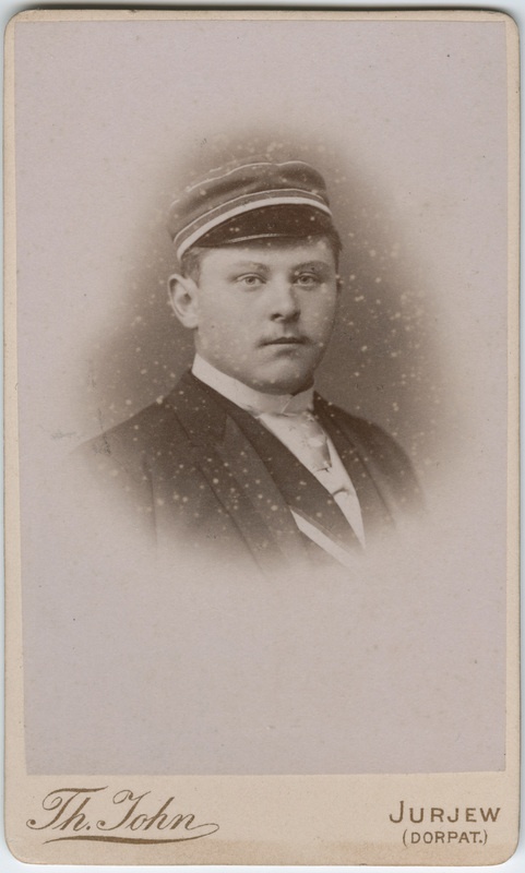 Foto albumis: Tallinna Toomkooli õppejõudude ja õpilaste portreedega. Georg Rehkampff (Rennenkampff ?)