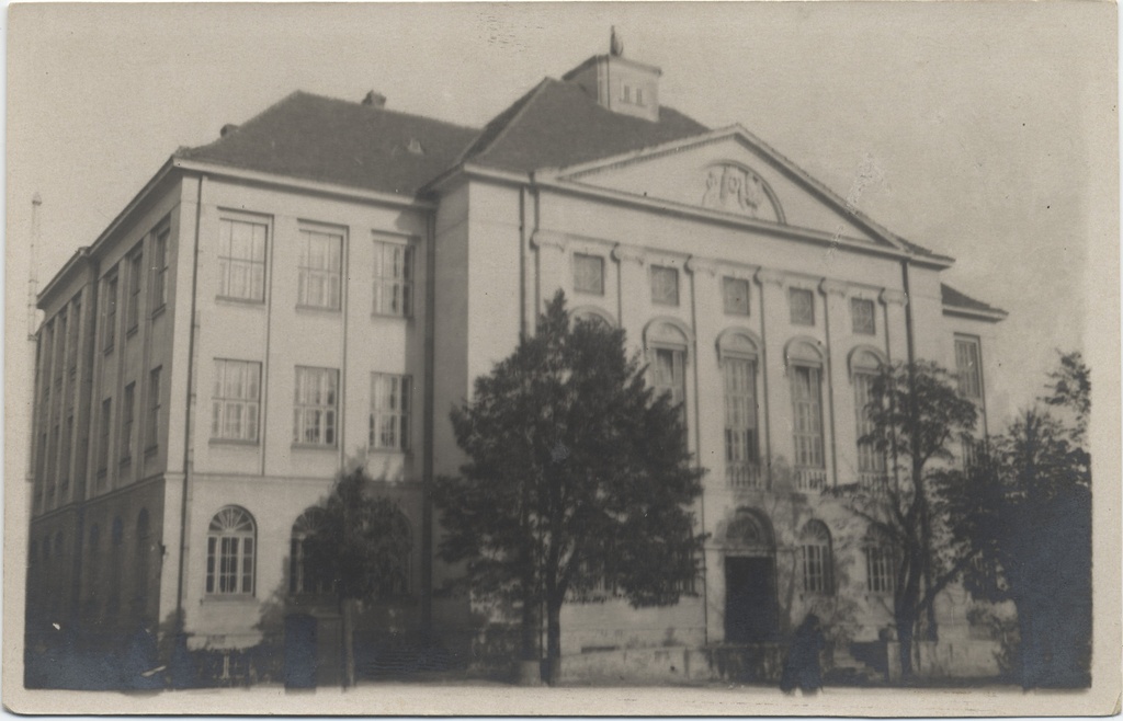 [tallinn] : [Titarist Commercial Gymnasium]