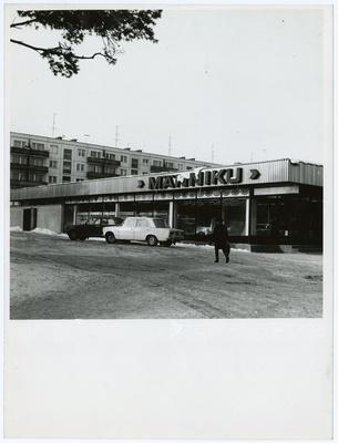 Tallinna I Toidukaubastu kaupluste selvemüügile üleviimisel kasutatud tehnoloogiatest ja sisustusest 1960 -1990. Kauplus Männiku fassaad  similar photo