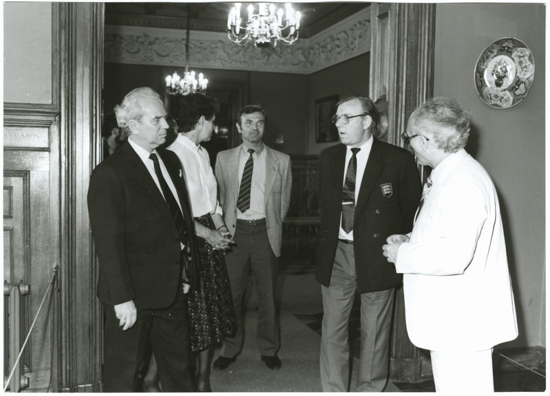 Tallinna delegatsioon Schwerini, ringkäik lossis, 13.06.1989. a. Vasakul Dmitri Bruns.