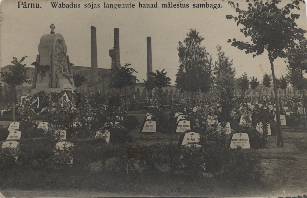 Pärnu : Graves of those who fell in war with a pillar of memory