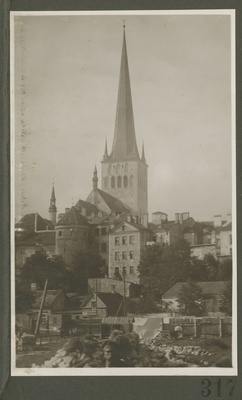 Tallinn. Vaade Mere puiestee poolt vanalinnale ja Oleviste kirikule.  duplicate photo