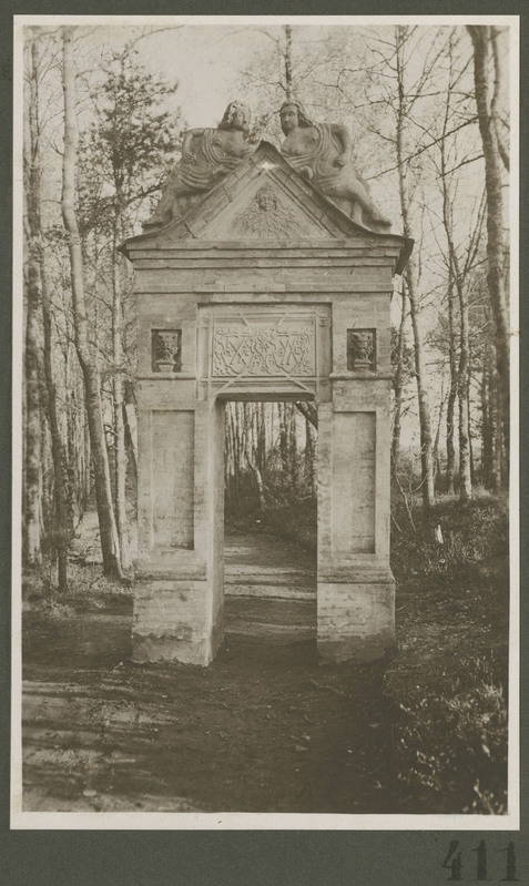 Tallinn. Rocca al Mare. Triumfivärav "Via appia".