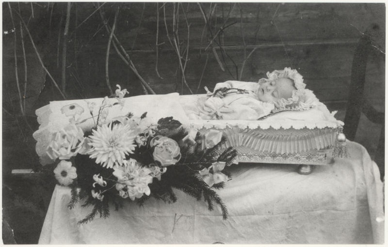 Lapse matus Väike-Pakril