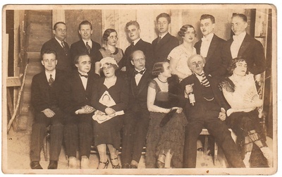 Näidend "Merihärg ja CO ajab Venemaaga äri" Keila Põllutöökoolis  duplicate photo