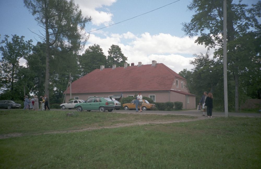 Show up the bourgeois of the church manor