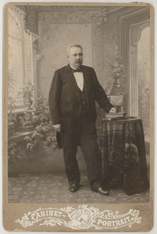 Dr. Carl Mast
