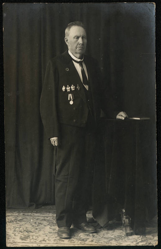 Dr. Carl Mast