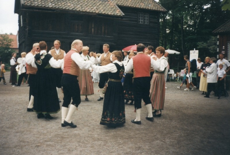 Alatskivi MS külas Norra 
Naisseltsil