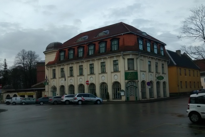 Viewing building rephoto