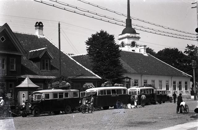 Buses before departure in Kuressaare in front of the post office.