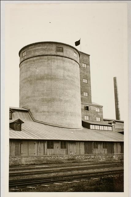 Kunda, concrete cement silo