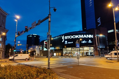 Stockmann's storehouse in Tallinn at the corner of Tartu highway and Liivalaia Street rephoto