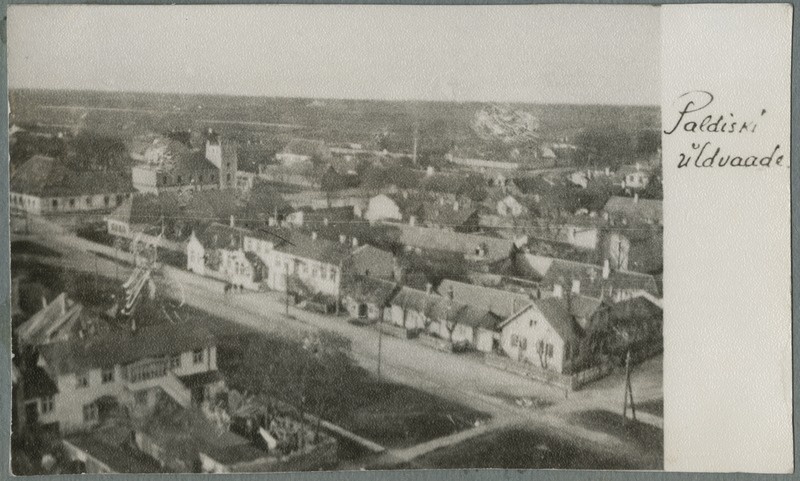 Reprofoto fotopostkaardist. Paldiski, vaade Püha Georgi kiriku tornist 21. kvartalile.