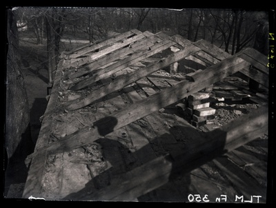 Tallinn, Peeter I sauna Kadriorus, roof during dismantling.  duplicate photo