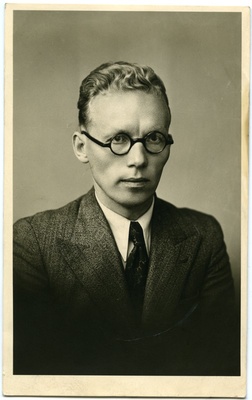 Portree: Johannes Lauristin - ENSV Ülemnõukogu 1. koosseisu saadik 1940.a.  duplicate photo