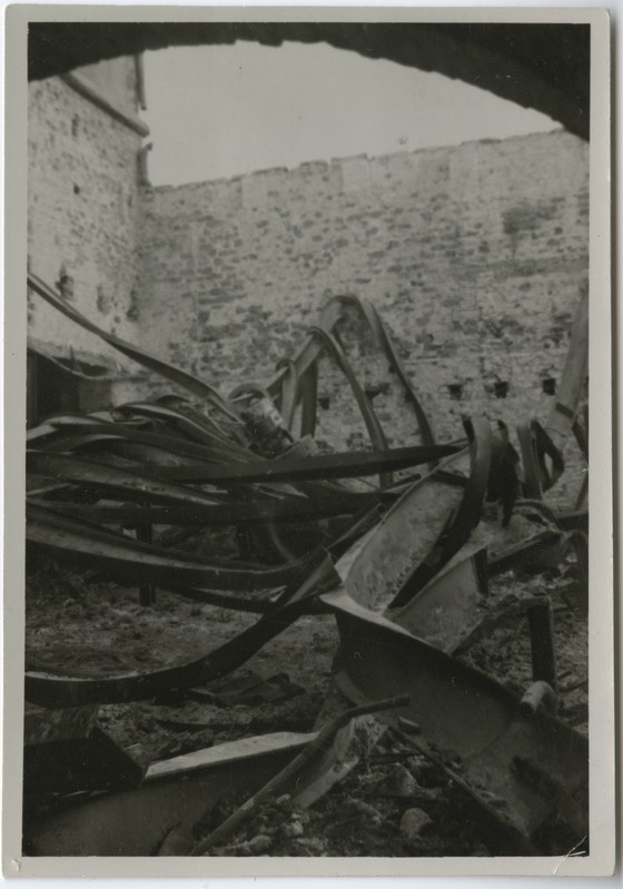 Purustatud hooned 1941-1944.a. Deformeerunud metallkonstruktsioonid