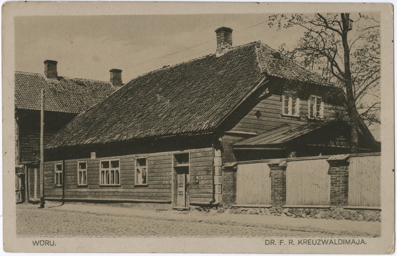 Dr. Fr. R. Kreutzwaldi Memoriaalmuuseum. Laud