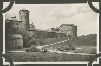 Vaade, Tallinn. Foto tehtud Margareeta aiast (Suure Rannavärava bastionil). Vasakul Stoltingi torn, paremal Paks Margareeta.  duplicate photo