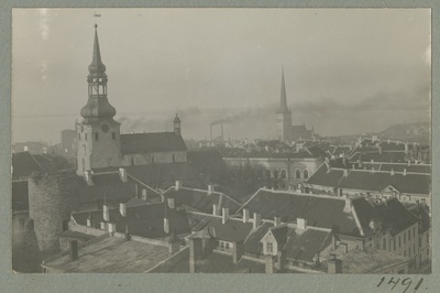 Tallinna Vanalinna aerofoto (lennuvaade), vasakul Tallinna Piiskoplik Toomkirik  similar photo