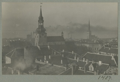Tallinna vanalinna aerofoto (lennuvaade), esiplaanil Tallinna Piiskoplik Toomkirik  similar photo