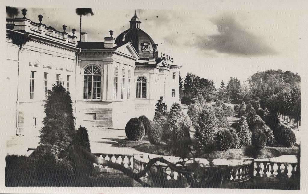 Tartu : Estonian National Museum on Radio