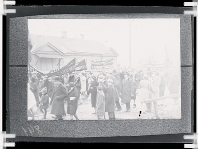 1929. a. 1. mai rongkäik Paldiski maanteel  similar photo