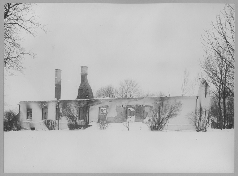 Kuimetsa mõis pärast 1905.a ülestõusu käigus toimunud mõisate põletamist.